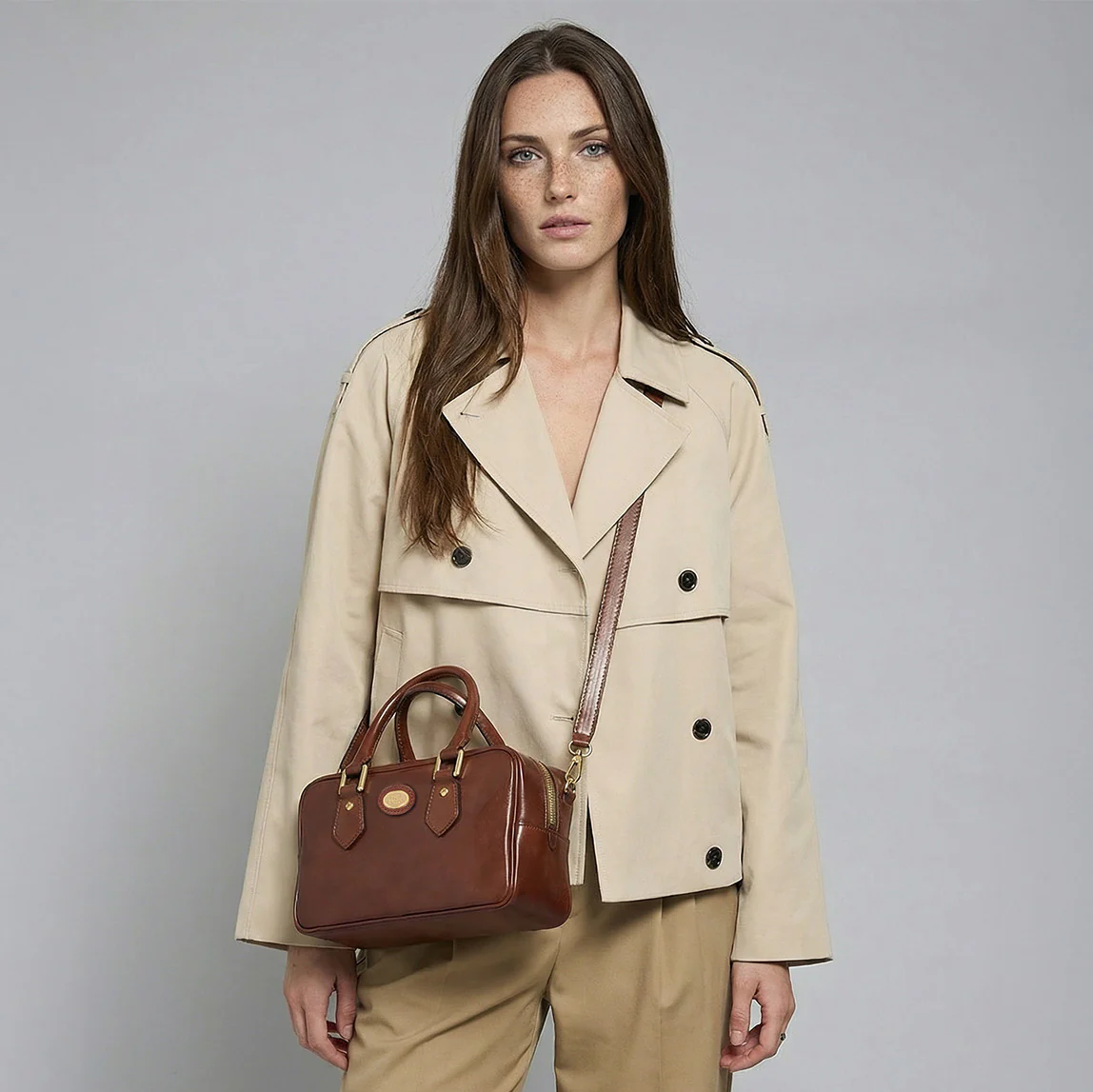Leather satchel with removable strap - Image 7