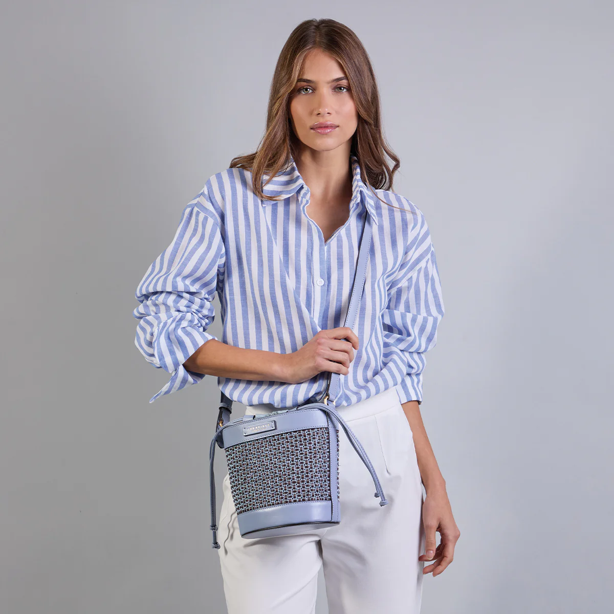 Leather and Vienna straw bucket bag - Image 6