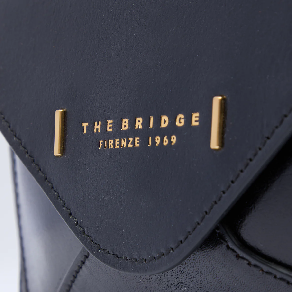 Crossbody bag in leather with zip closure - size s - Image 6