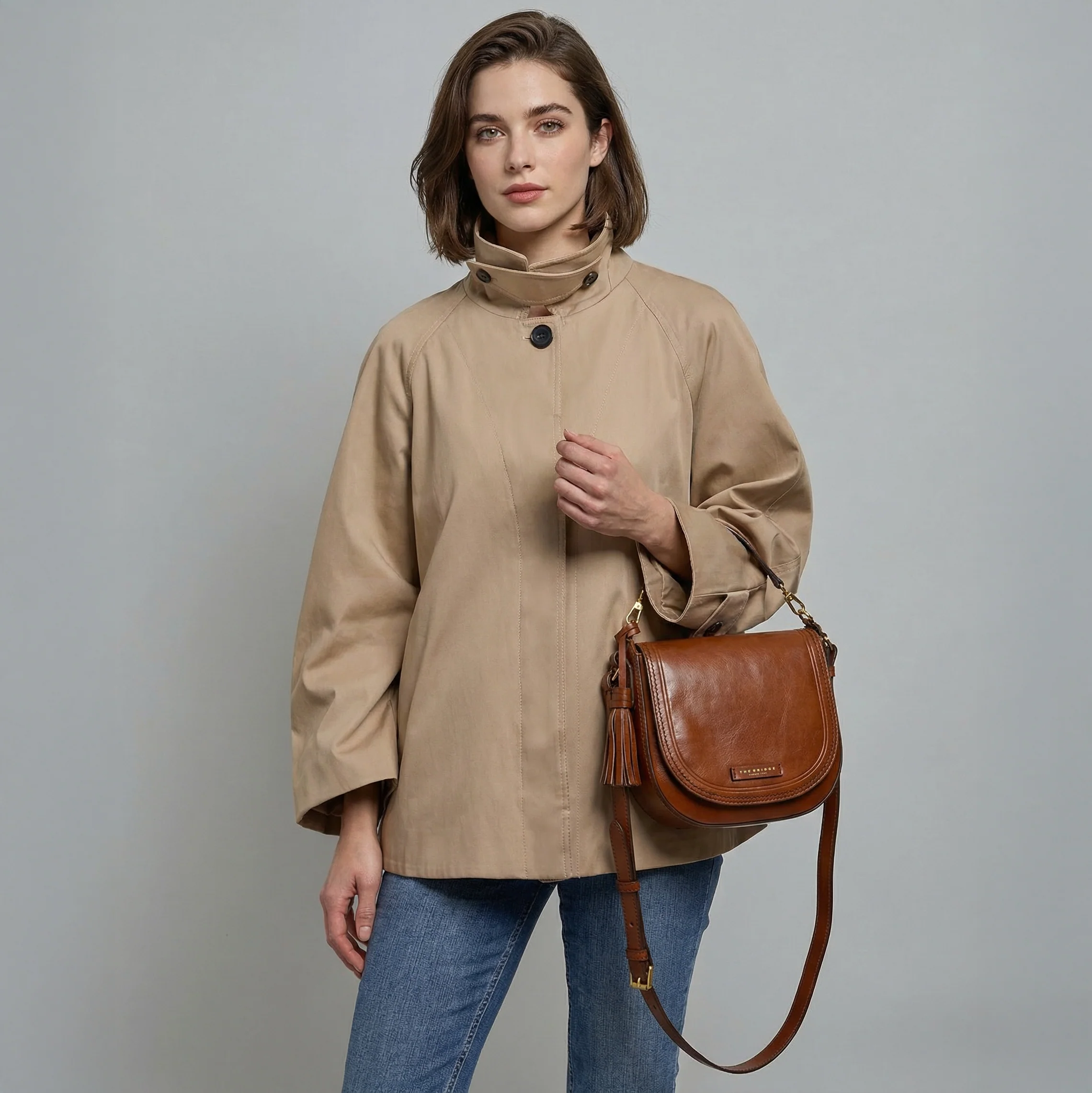 Leather crossbody bag with removable handle - Image 3
