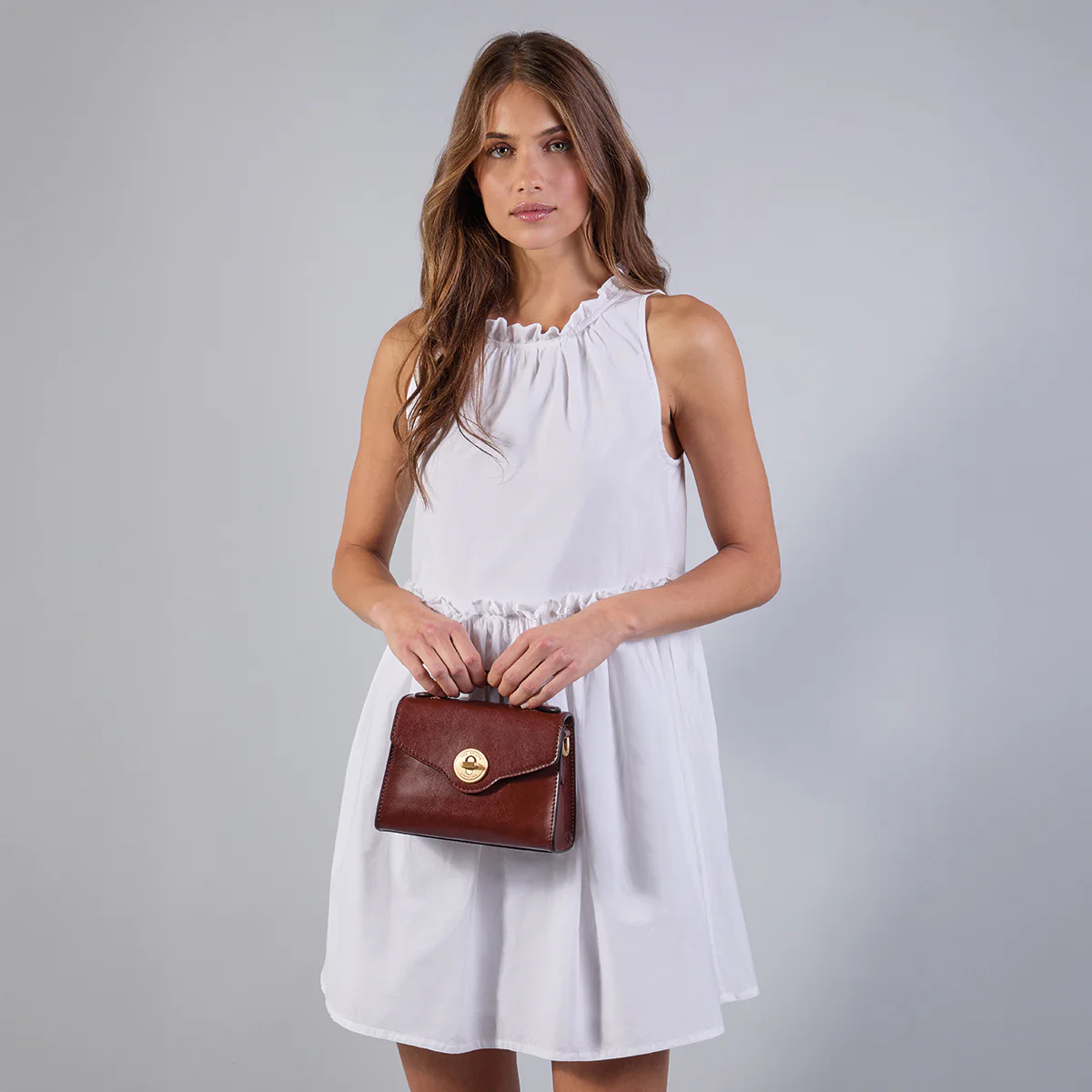 Leather women's bag with removable strap - Image 8