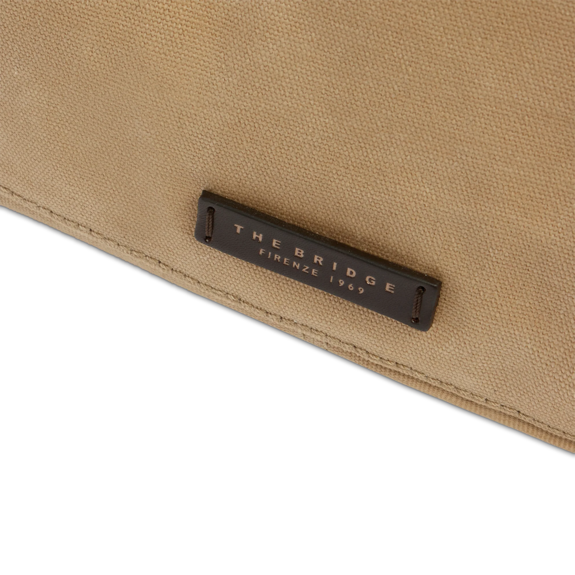 Leather and fabric travel duffle bag with shoulder strap - Image 5