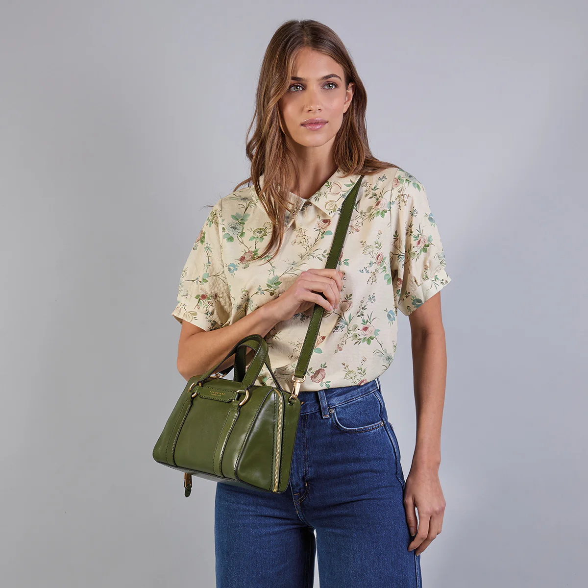 Leather handbag with removable shoulder strap - Image 6