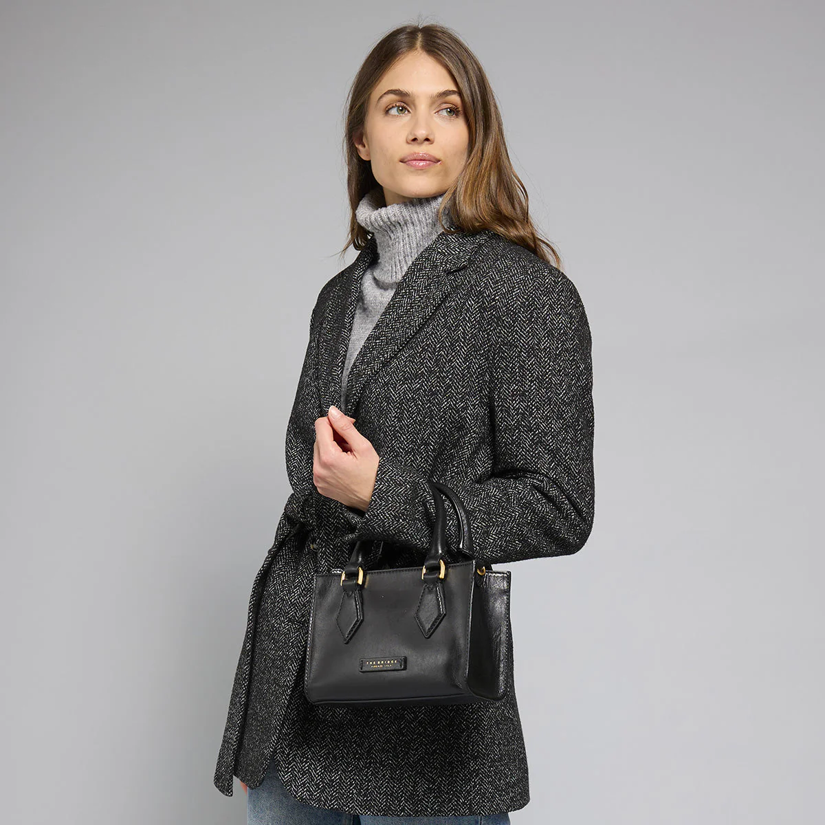 Leather handbag with removable shoulder strap - Image 6