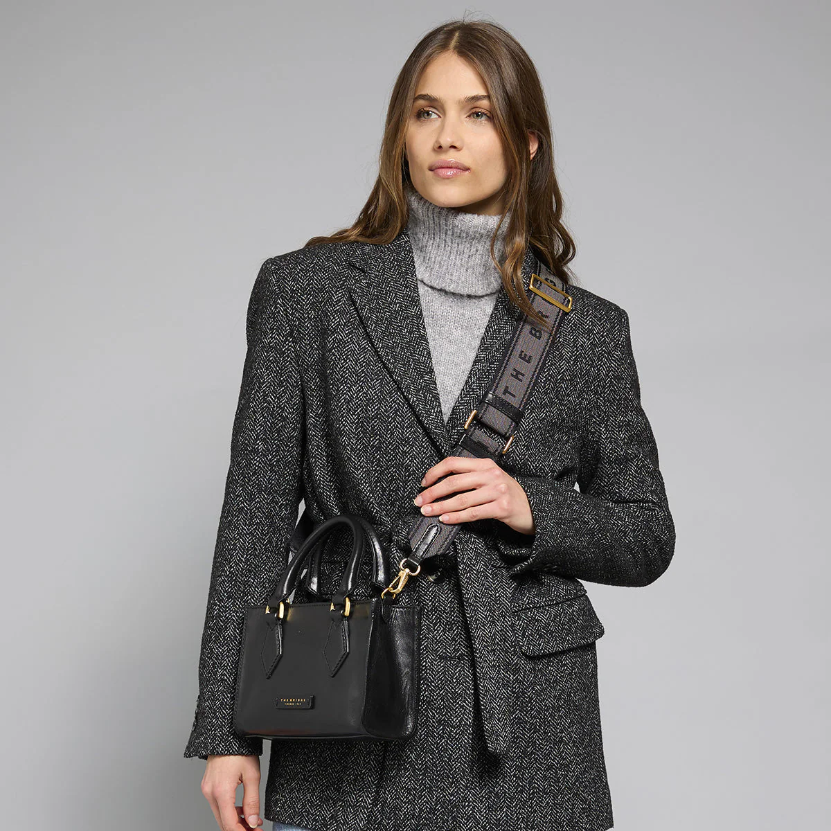 Leather handbag with removable shoulder strap - Image 7