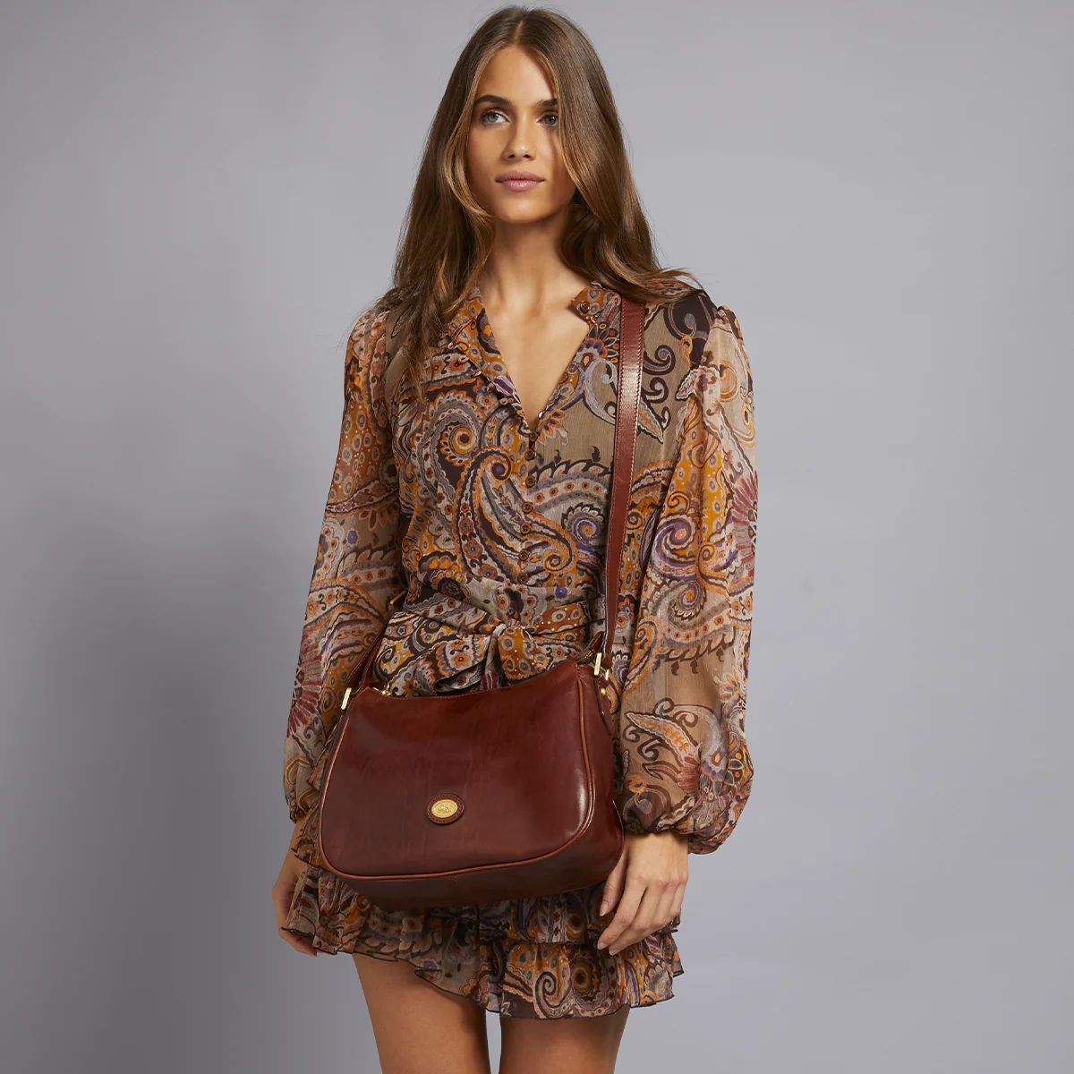 Leather shoulder bag with zip - Image 5