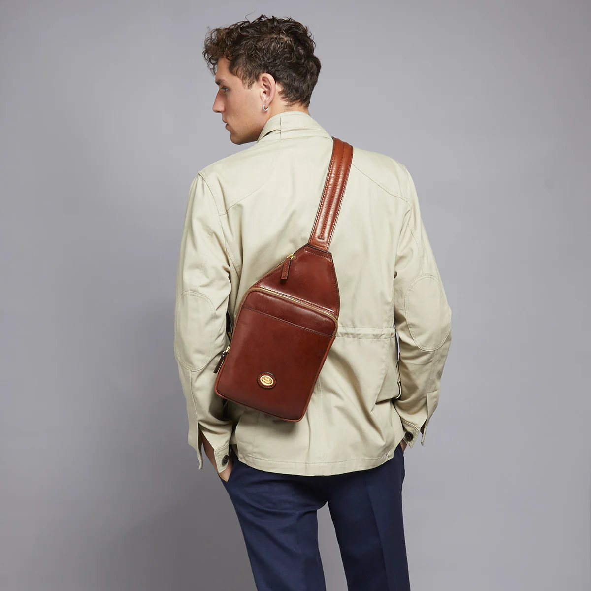 Men's leather crossbody bag with two compartments - Image 3