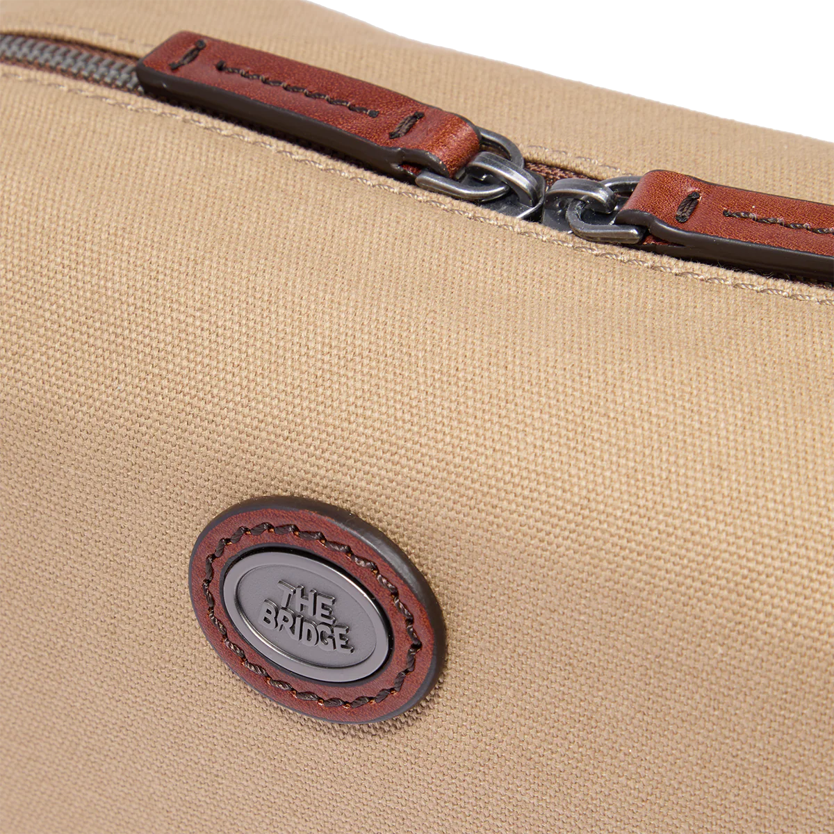 Leather and fabric toiletry bag - Image 4