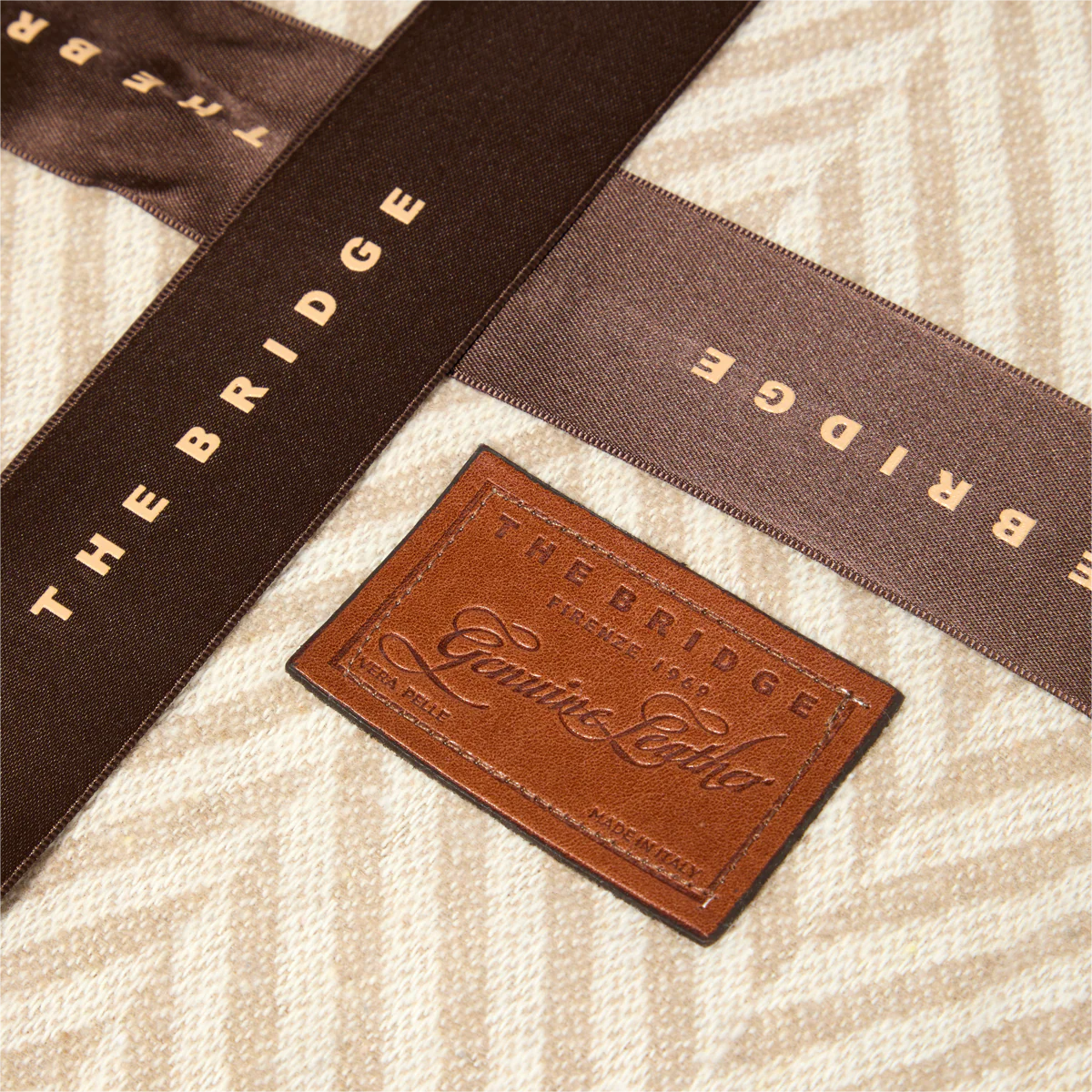 Fabric cushion and throw blanket - Image 3