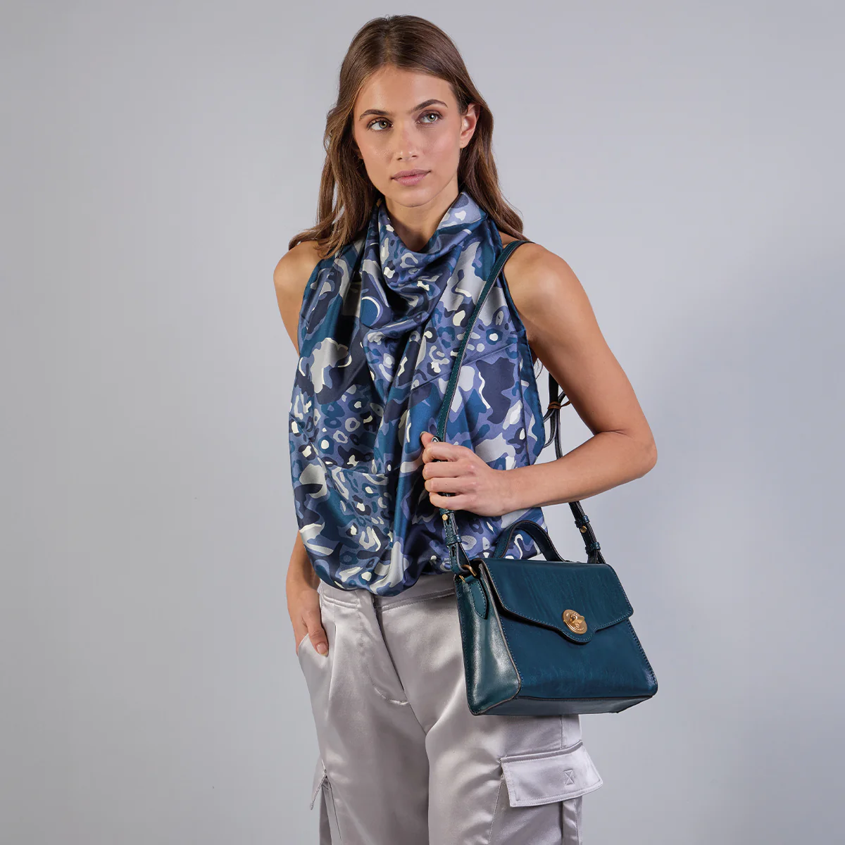 Women’s leather bag with removable shoulder strap - Image 7