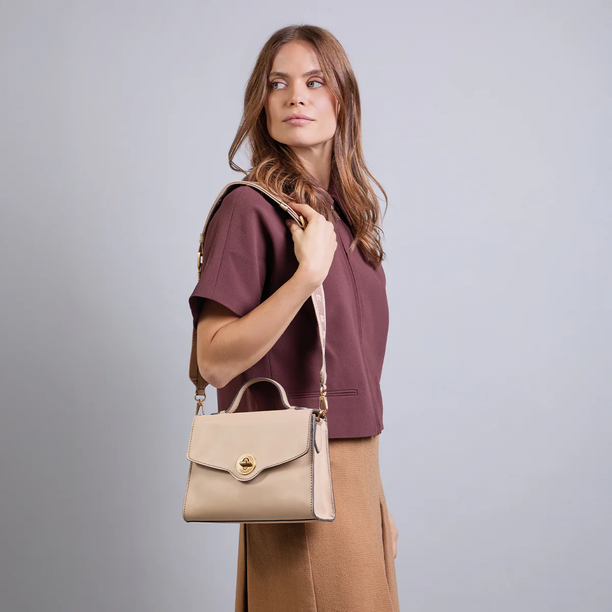 Women’s leather bag with removable shoulder strap - Image 7