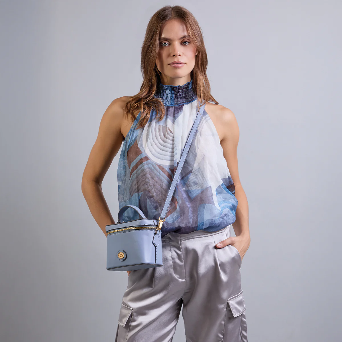 Leather bowling bag with removable shoulder strap - Image 6