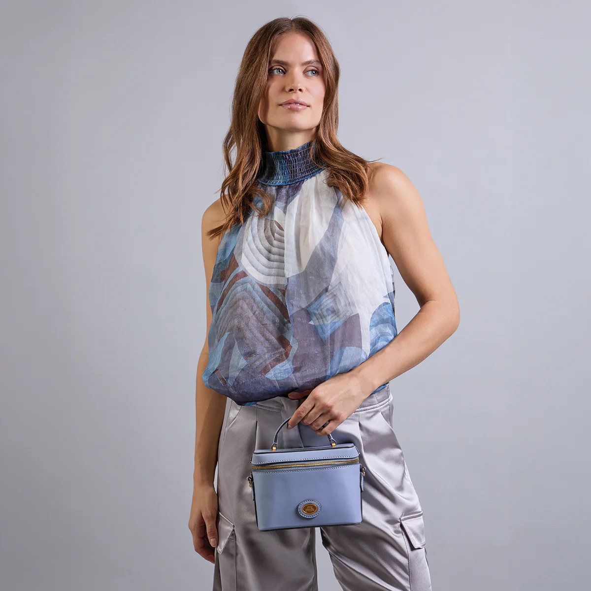 Leather bowling bag with removable shoulder strap - Image 7